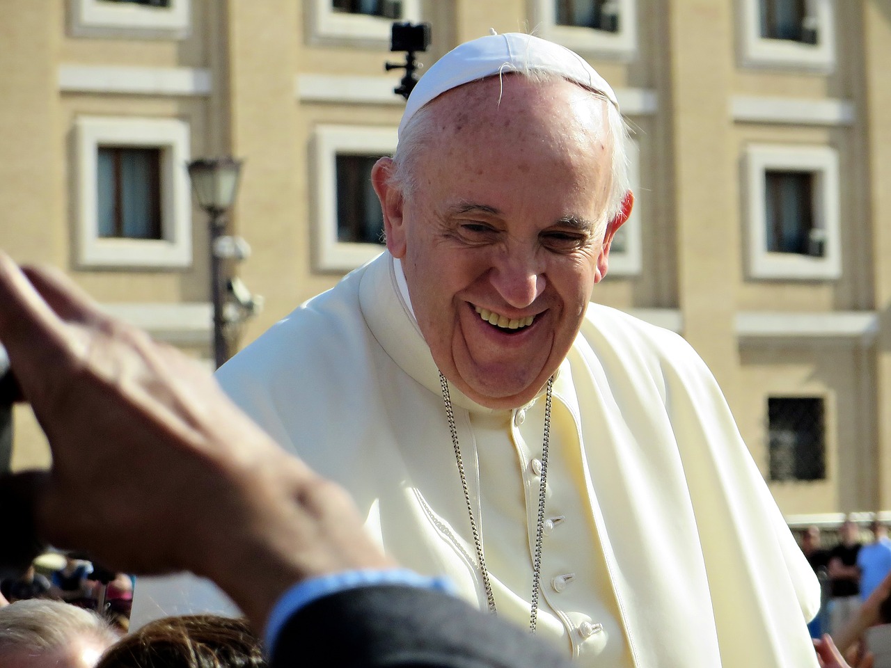 Read more about the article Papa Franjo za Tsiprasa kaze da je vredan Nobelove nagrade