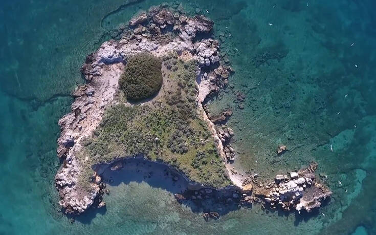 Read more about the article Pogledajte minijaturno ostrvo u Grčkoj „Šešir Venizelos“