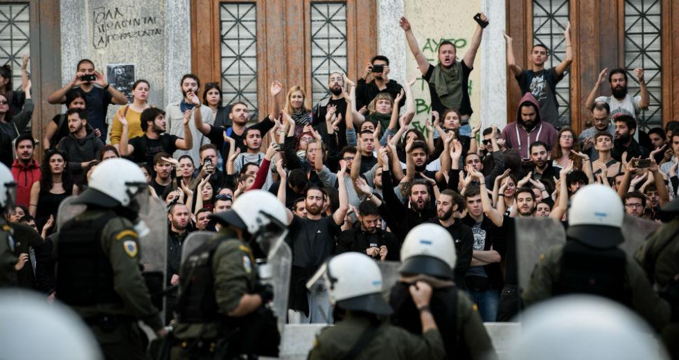 Read more about the article U kolevci demokratije se obelezava pad diktature u antidemokratskim uslovima