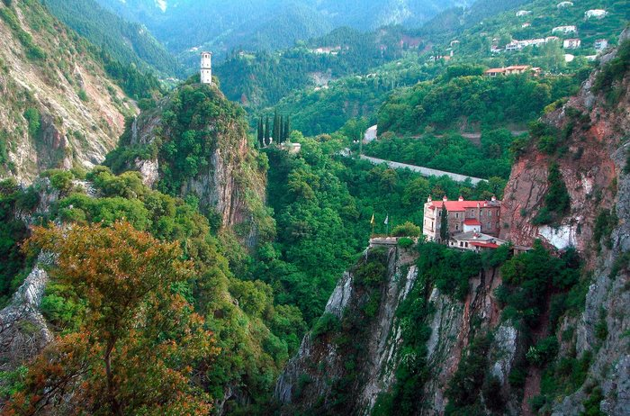 Read more about the article NAJLEPŠI MANASTIRI GRČKE – Manastir Prusos